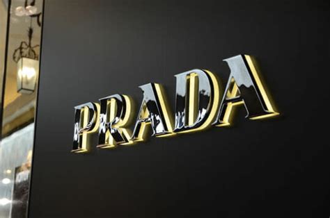 chiude prada